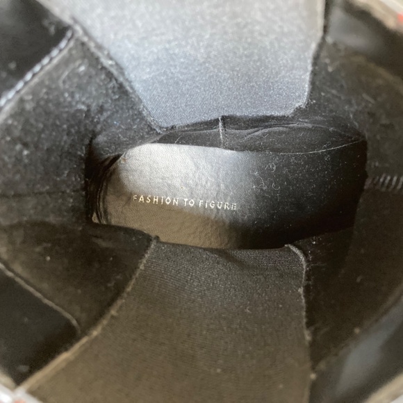 Chunky Lug Boots - Picture 4 of 6